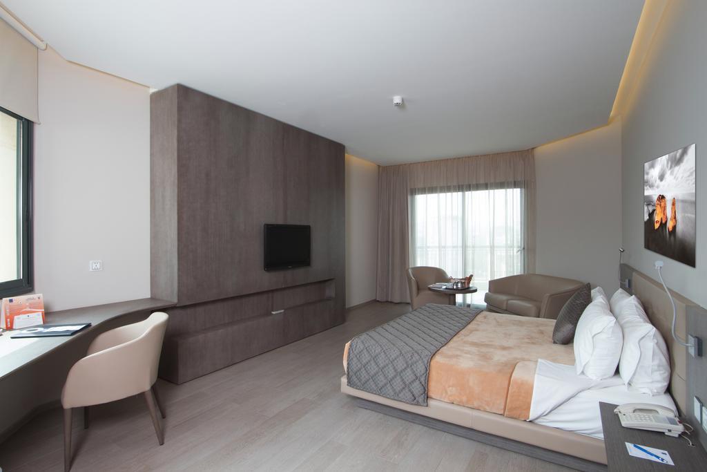Promenade Hotel Zalqa Екстер'єр фото