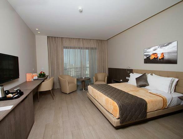 Promenade Hotel Zalqa Екстер'єр фото